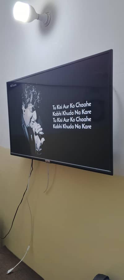 TCL smart led original TCL smart led 42 inch . .