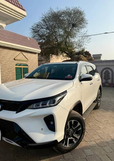 Toyota Fortuner Legender 2022 Total genuine
