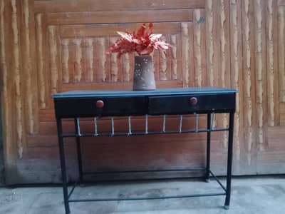 iron Table