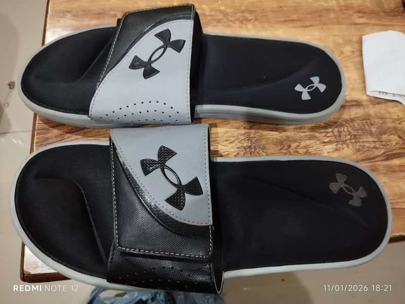 Underarmer Slipper 1