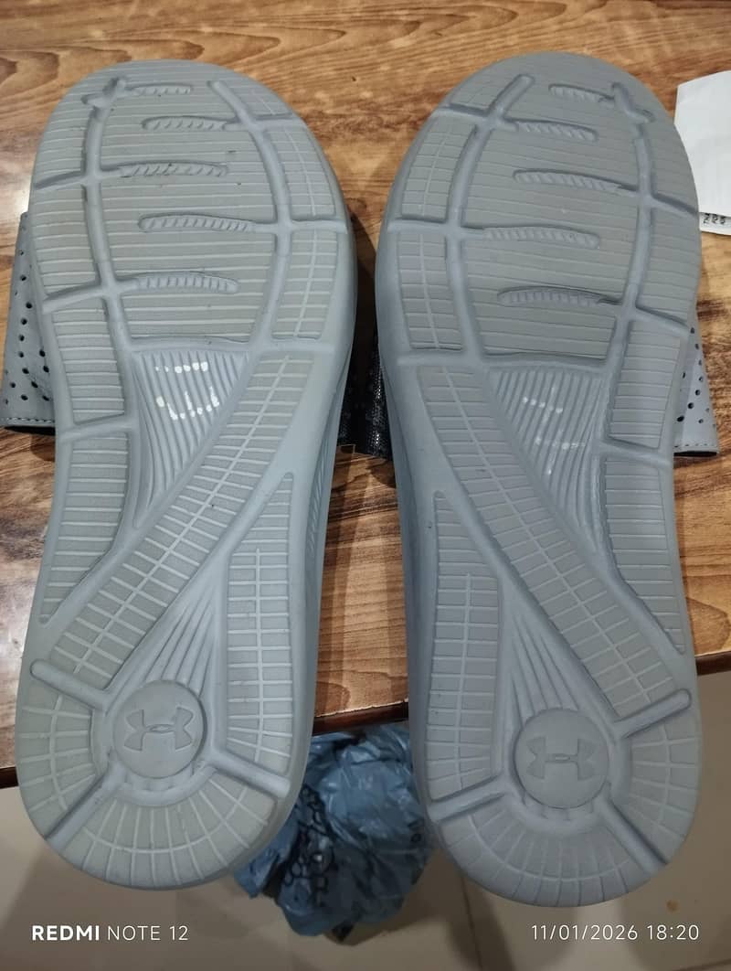 Underarmer Slipper 3