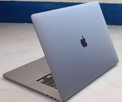 MacBook Pro 2019 16" 32 GB 1 TB i7 4GB graphic