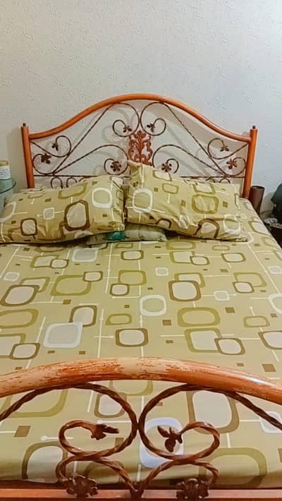 Bed "Queen Size" , 2 Chairs & Table for Sale