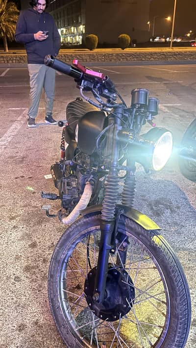 Modified Crown 125 (2021) – Custom Cafe Racer