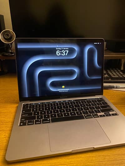 Macbook Pro M1 8 GB RAM 256 GB Storage