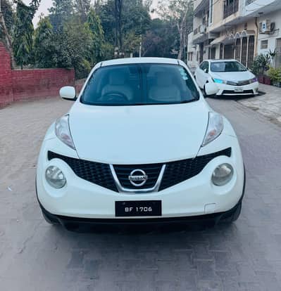 Nissan juke full option pearl white colour