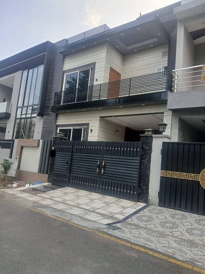 Hot Location Brand New 5 Marla House For Sale In Park View City Lahore