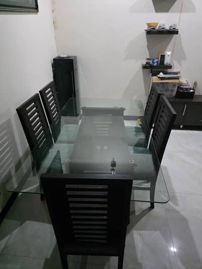 Dinning table for sale