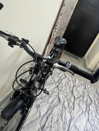 Chicago bycycle the king of road very best condition