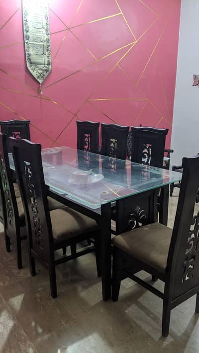 8 chairs dinning table,  urgent sale