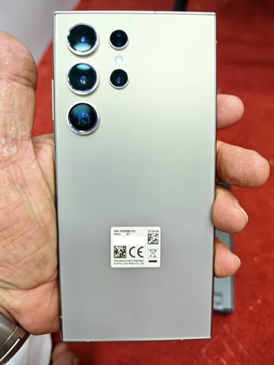 Samsung Galaxy S24 Ultra Box & Charger – Excellent Condition