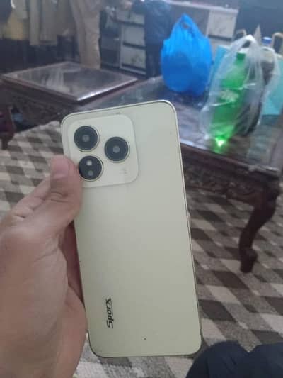 mobile bilkul ok ha chalna meh panel change ha one hand use