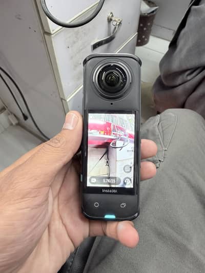Insta 360 x4