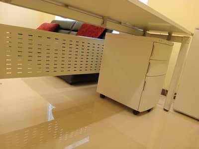 Executive office table/ Work Desk for sale