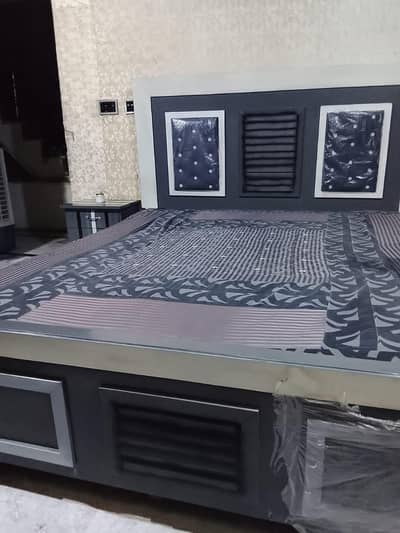 Bed Set with Dressing Table – Good Condition