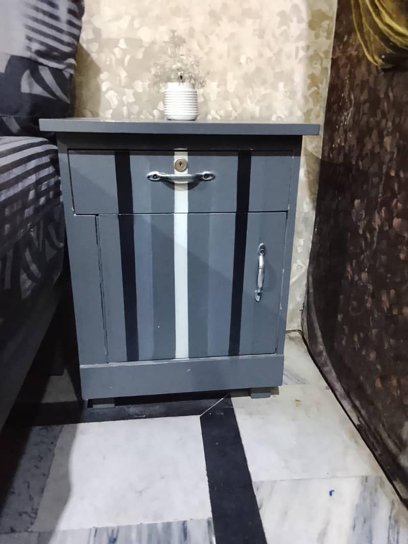 Bed Set with Dressing Table – Good Condition 2