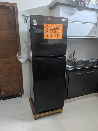 9/10 Condition Orient Refrigerator