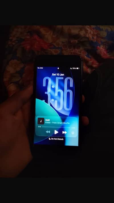 Se 2020 64 gb LLA factory unlock fnf rate hai falto log dur rahe hai