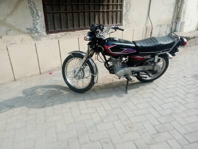 2017. model urgent for sale bilkul Kam rate par jis Bhai ko chahye