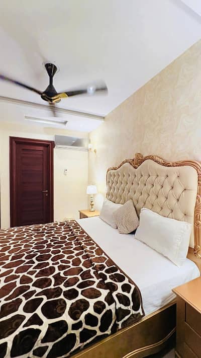 Luxury Apartment For Daily Basis Rent In Bahria Town Lahore