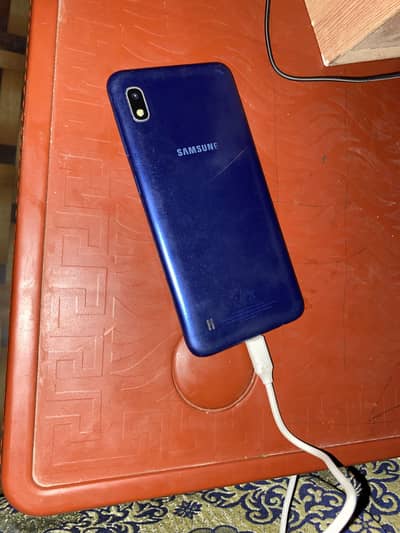 Samsung A10 totally original good for hotspot panel original