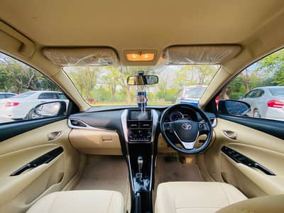 yaris sedan 2023 black