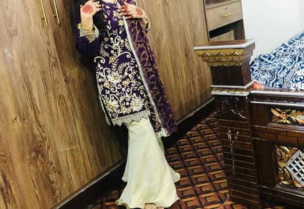 party wear ,half price ,size (M)