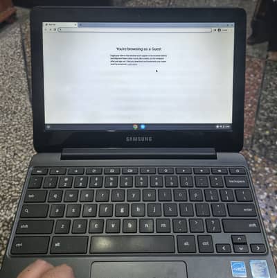 Samsung chrome book 4GB/32GB