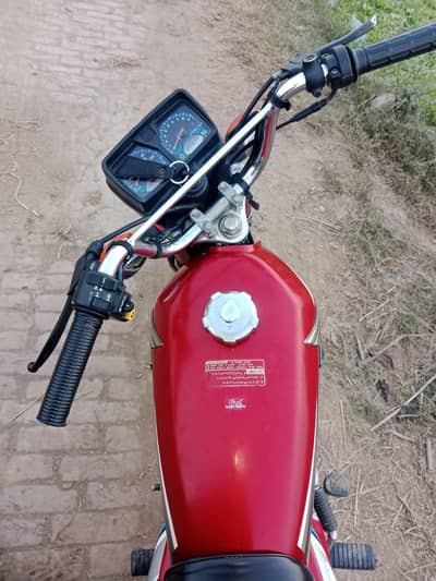 Honda 125 documents clear baiomatric on the spot