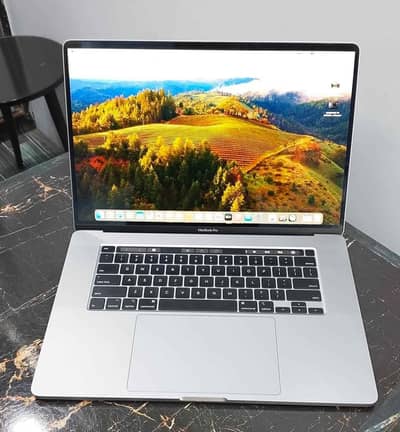 APPLE MACBOOK PRO 2019 . . 32GB RAM ,1tb SSD.