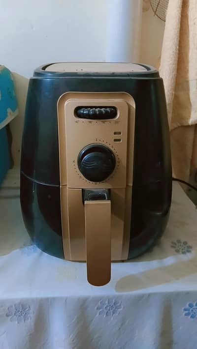 Air fried condition 10/10 used only 4th month