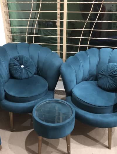 Bedroom flower chairs with table