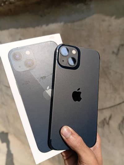 Iphone 13, 128 gb 98% battery, with box and cable under apple warranty