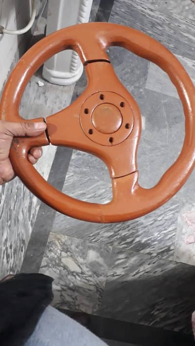 Wooden Sport stearing for sale in good condition