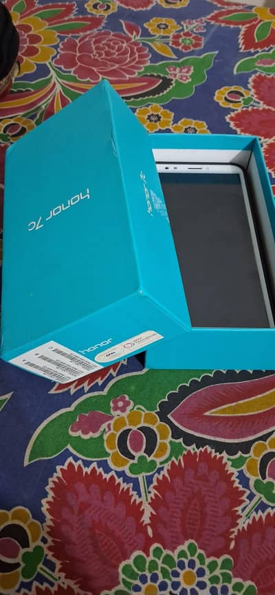 honor 7c golden colour new condition