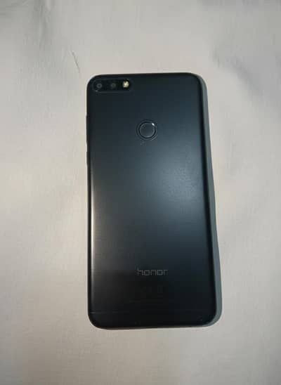 honor 7c in very good condition