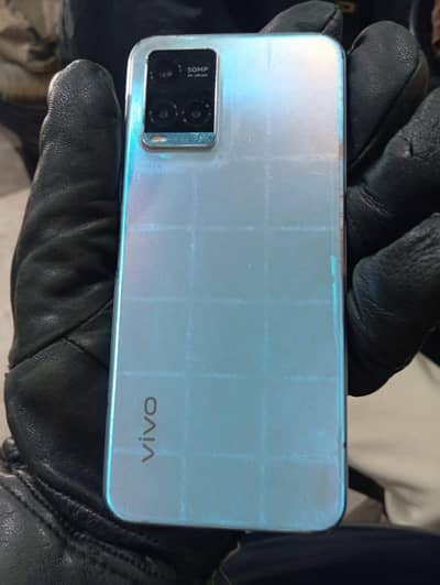 vivo y33s 8GB ram 128 GB memory condition 10 by 9 dabba charger