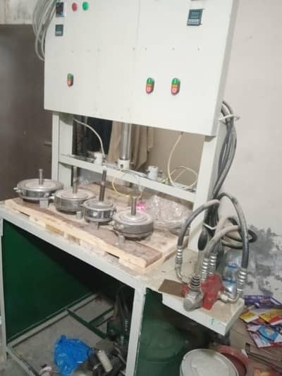 Paper plates Machine