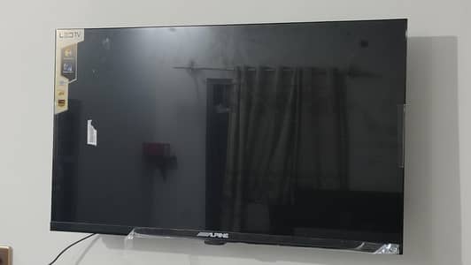 32inches smart led 1 days used 1 year warranty