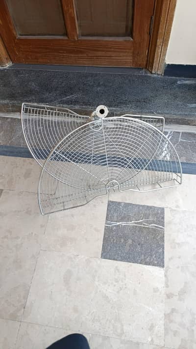 Rotating kitchen shelf for corner shelves and storage,l