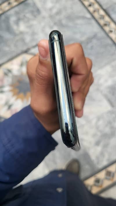 Iphone 11 pro max 256 Gb 70 health 100 persent orginal Factory Unlock