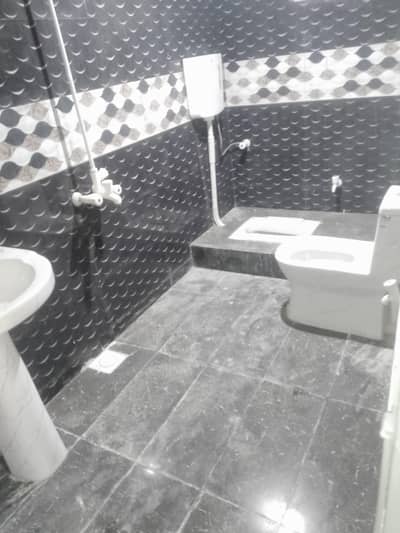 3bed dd brand new at Johar block 6 near mosmiat