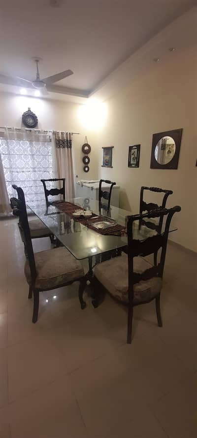 8 foot long glass dinning table . with 19 mm thicknes.