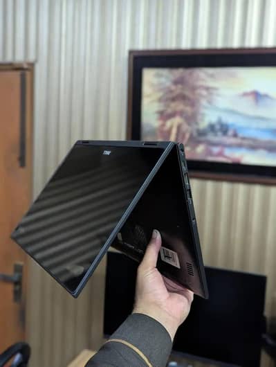 Dell 3390 2 in 1 i5 8th Generation 8gb ram 256gb SSD 14.1" Touch 360