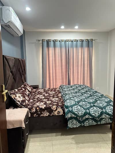 1 bed luxury apartments for rent on daily basis in bahria town lahore