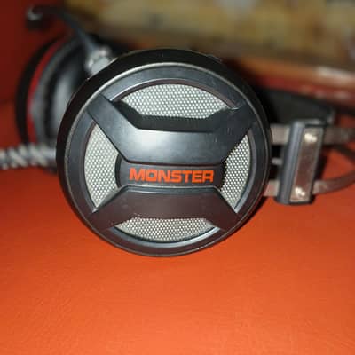 HEADPHONE  MONSTER  RGB LIGHT  RED  COLOR ME