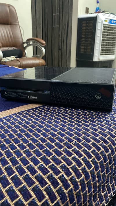 Xbox one 500 gb | wired controller | good condition