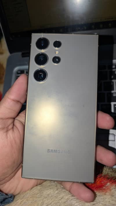 s24 ultra  non pta ha pr zong ki sim chalti ha sath box ha original