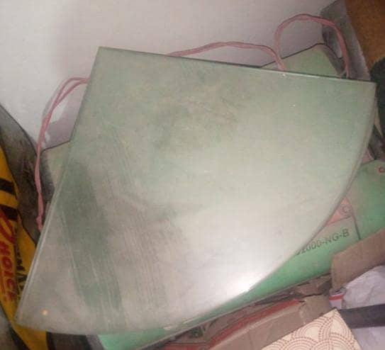 6 peices glass corner. 6m 0