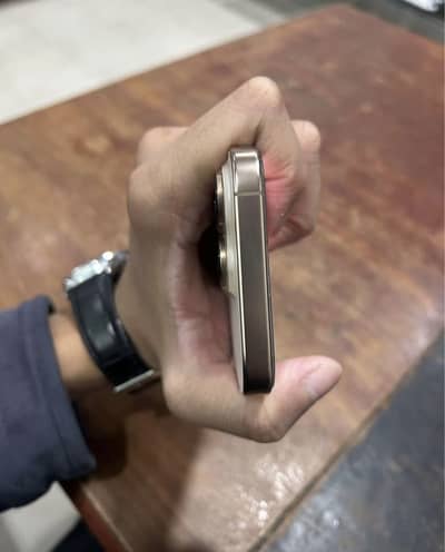 16 pro 128 gb jv with box